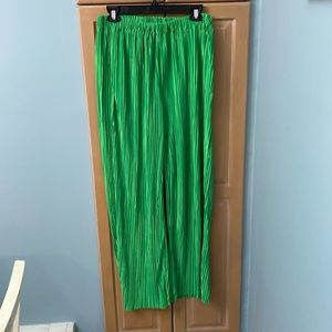 Green pull on pleated pants, great for St. Patrick’s Day!